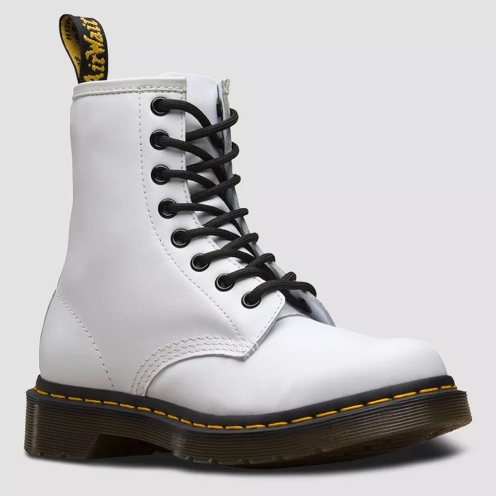 $170 NIB Dr. Martens 1460 Softy T Leather Lace Up Boots Size Womens 9 25057100